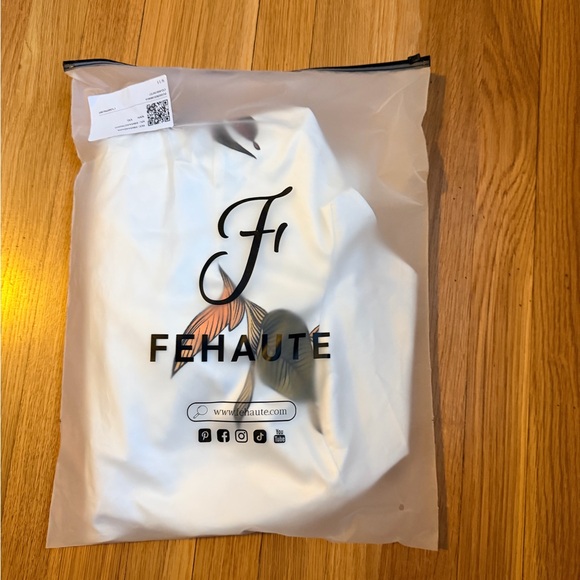 FEHAUTE White Floral Satin Wrap Midi Dress NWT - Size
US 12 - Picture 11 of 11